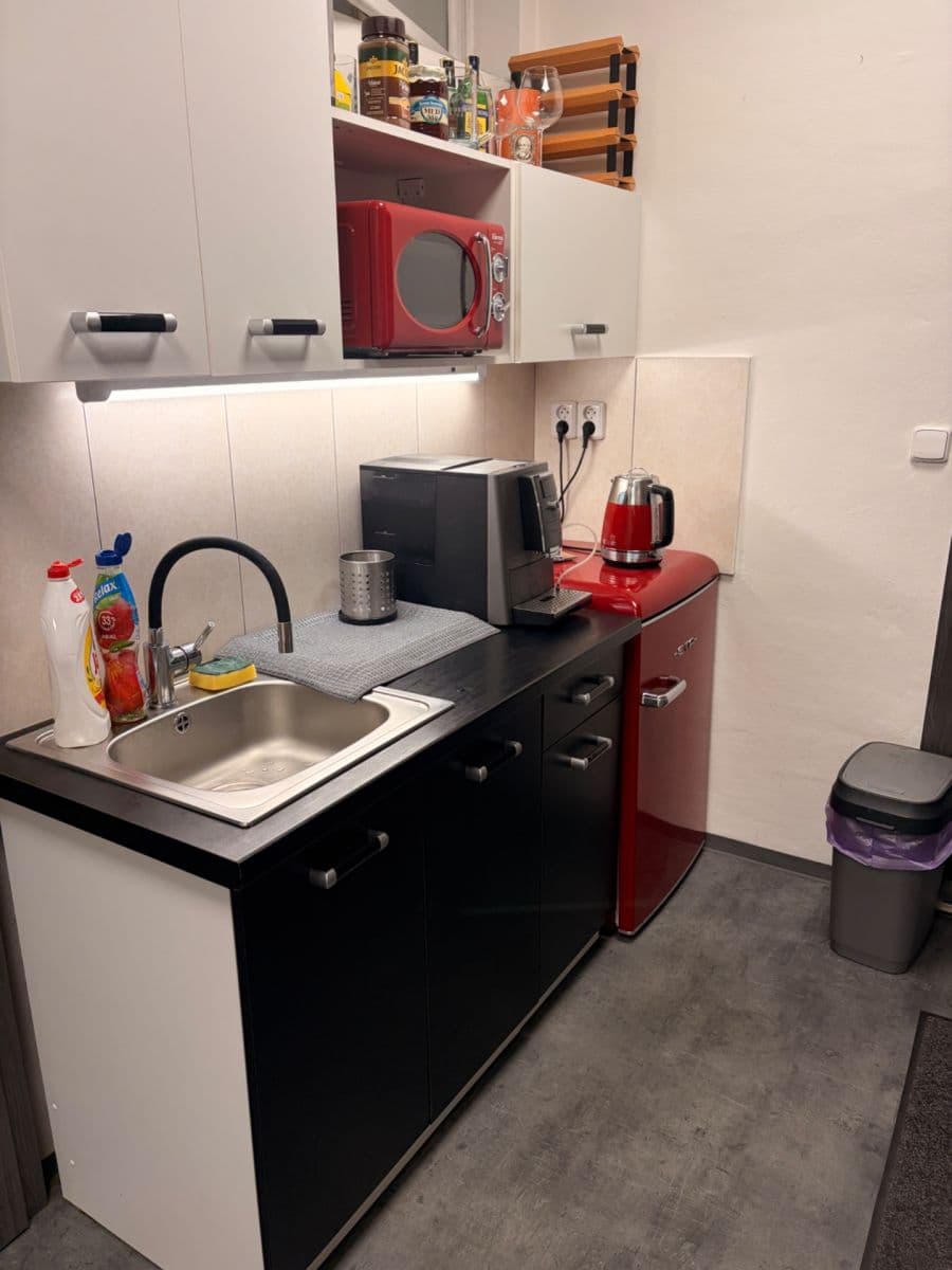 Prenájom bytu 1-izbový 20 m², Na Folimance, Praha, Praha Prenájom bytu 1-izbový 20 m², Na Folimance, Praha, Praha