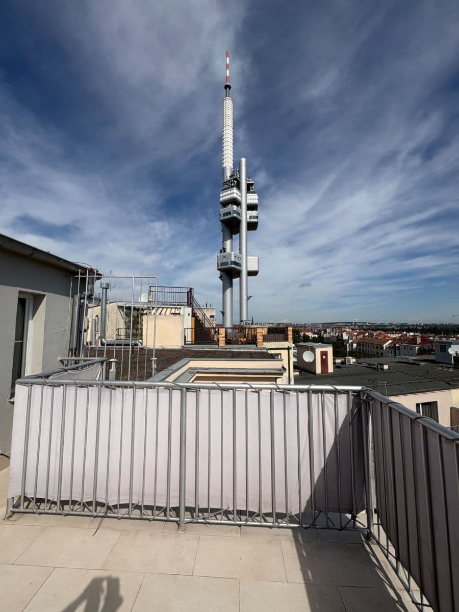 Prenájom bytu 5-izbový 200 m², Milešovská, Praha, Praha Prenájom bytu 5-izbový 200 m², Milešovská, Praha, Praha