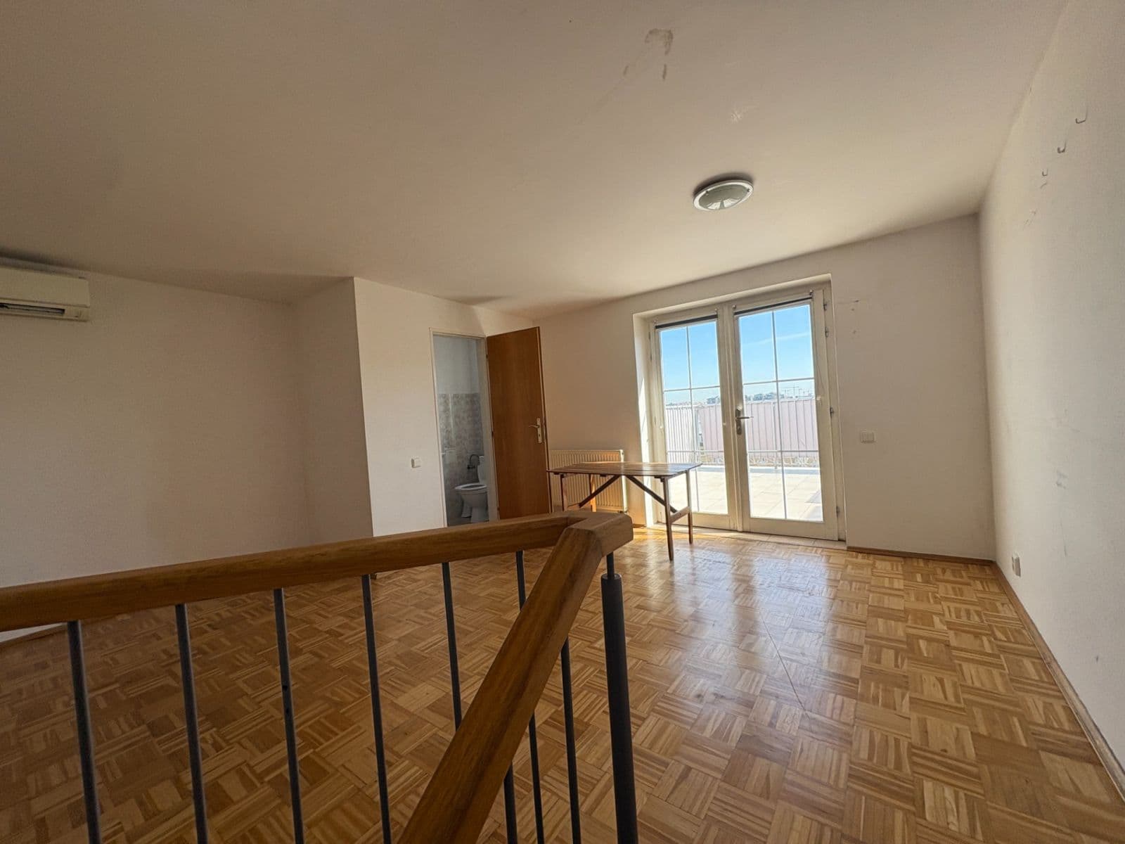 Prenájom bytu 5-izbový 200 m², Milešovská, Praha, Praha Prenájom bytu 5-izbový 200 m², Milešovská, Praha, Praha