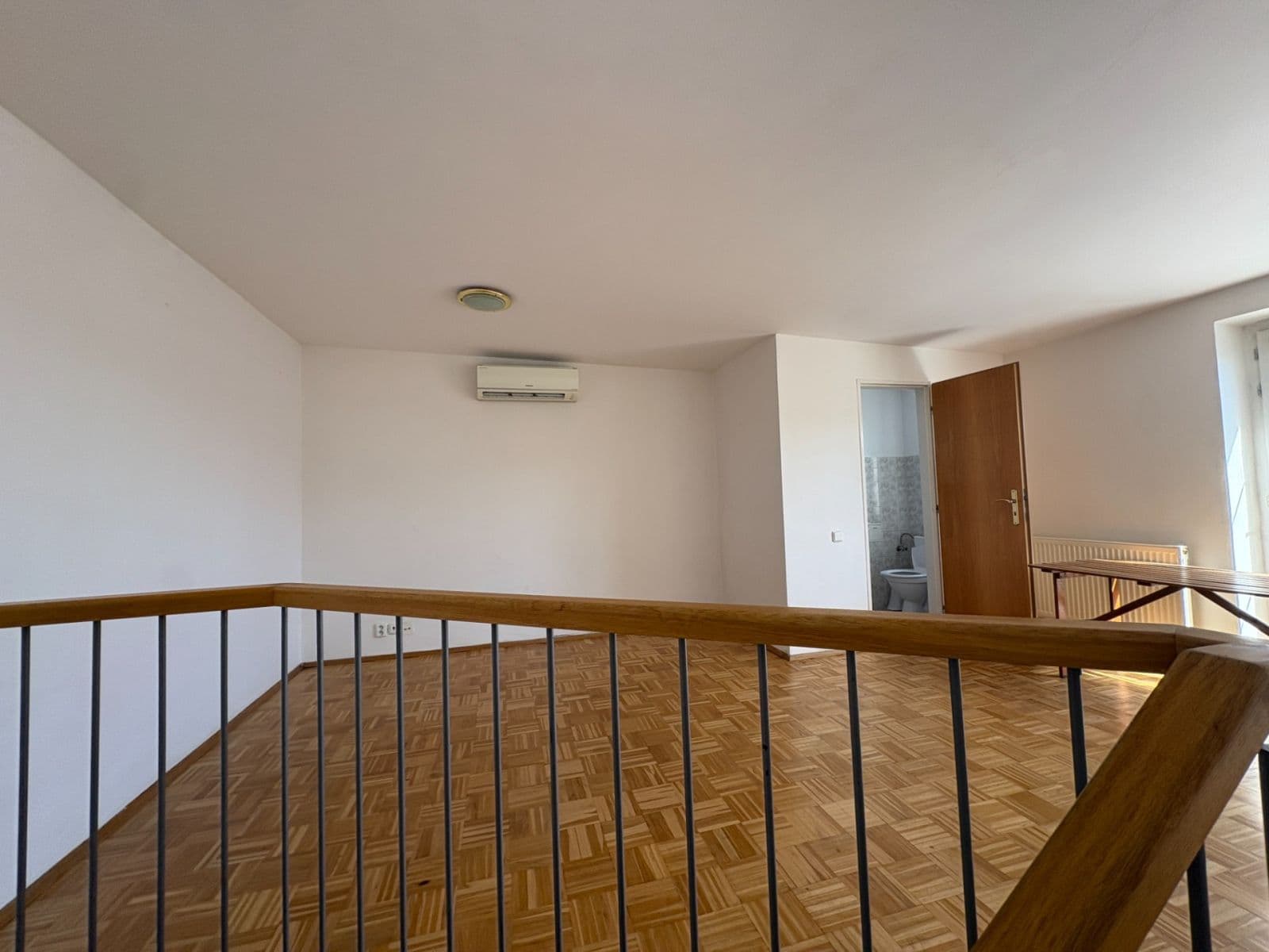 Prenájom bytu 5-izbový 200 m², Milešovská, Praha, Praha Prenájom bytu 5-izbový 200 m², Milešovská, Praha, Praha