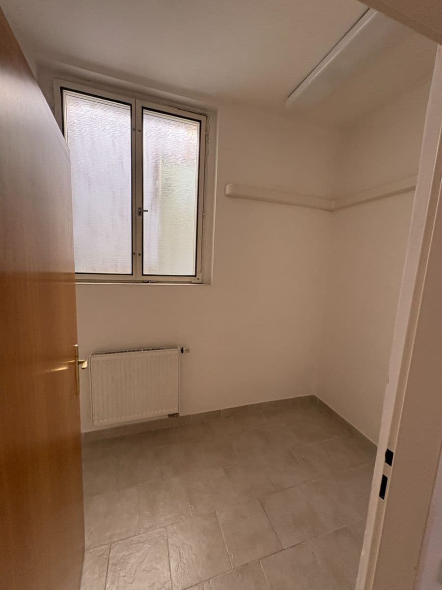 Prenájom bytu 5-izbový 200 m², Milešovská, Praha, Praha Prenájom bytu 5-izbový 200 m², Milešovská, Praha, Praha