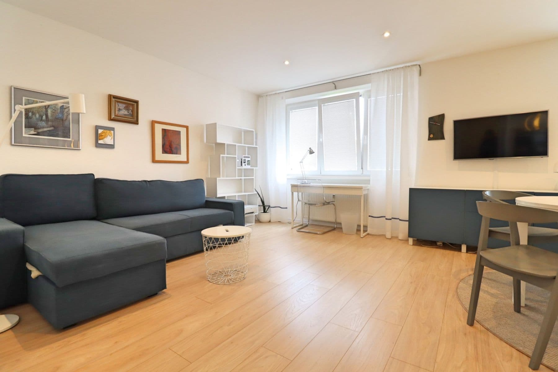 Prenájom bytu 2-izbový 59 m², Jerevanská, Praha, Praha Prenájom bytu 2-izbový 59 m², Jerevanská, Praha, Praha