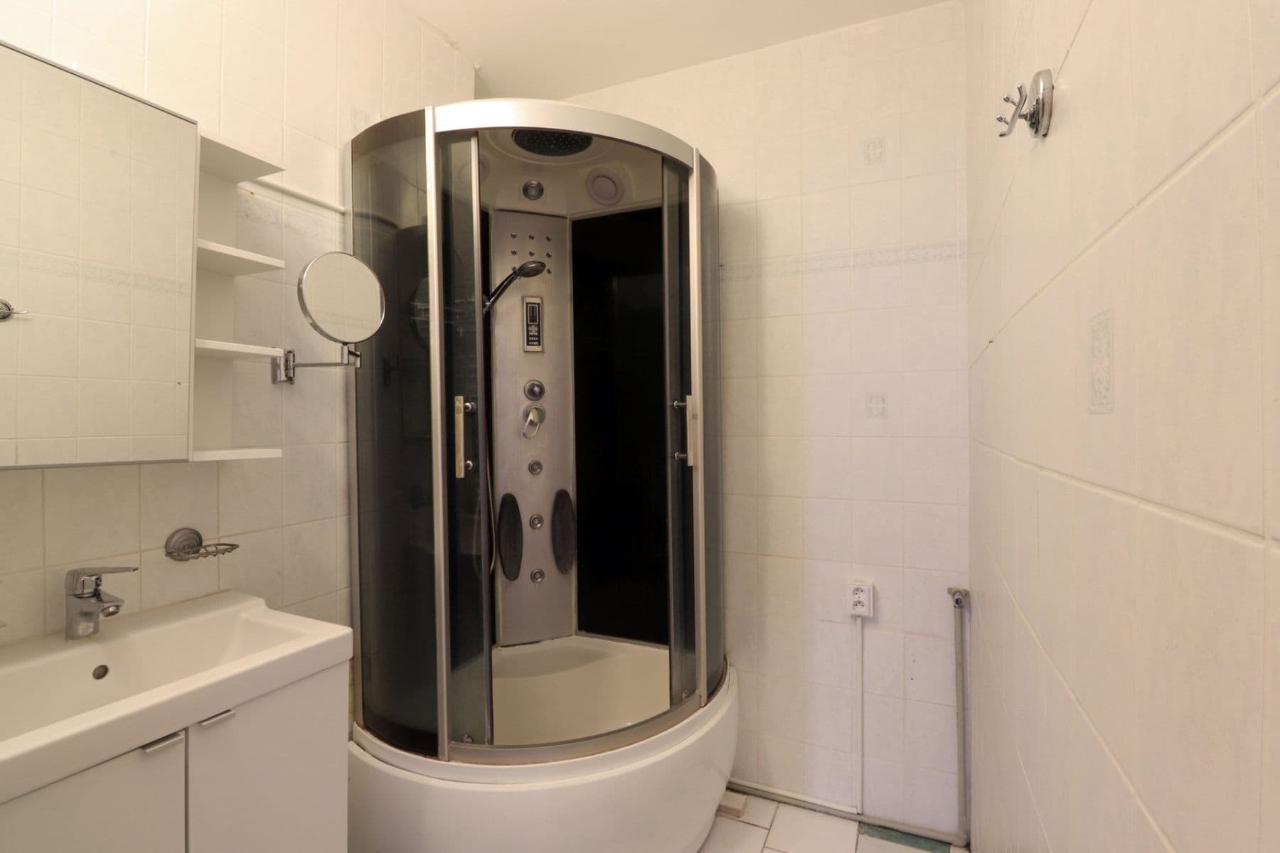 Prenájom bytu 3-izbový 68 m², Jerevanská, Kladno, Středočeský kraj Prenájom bytu 3-izbový 68 m², Jerevanská, Kladno, Středočeský kraj