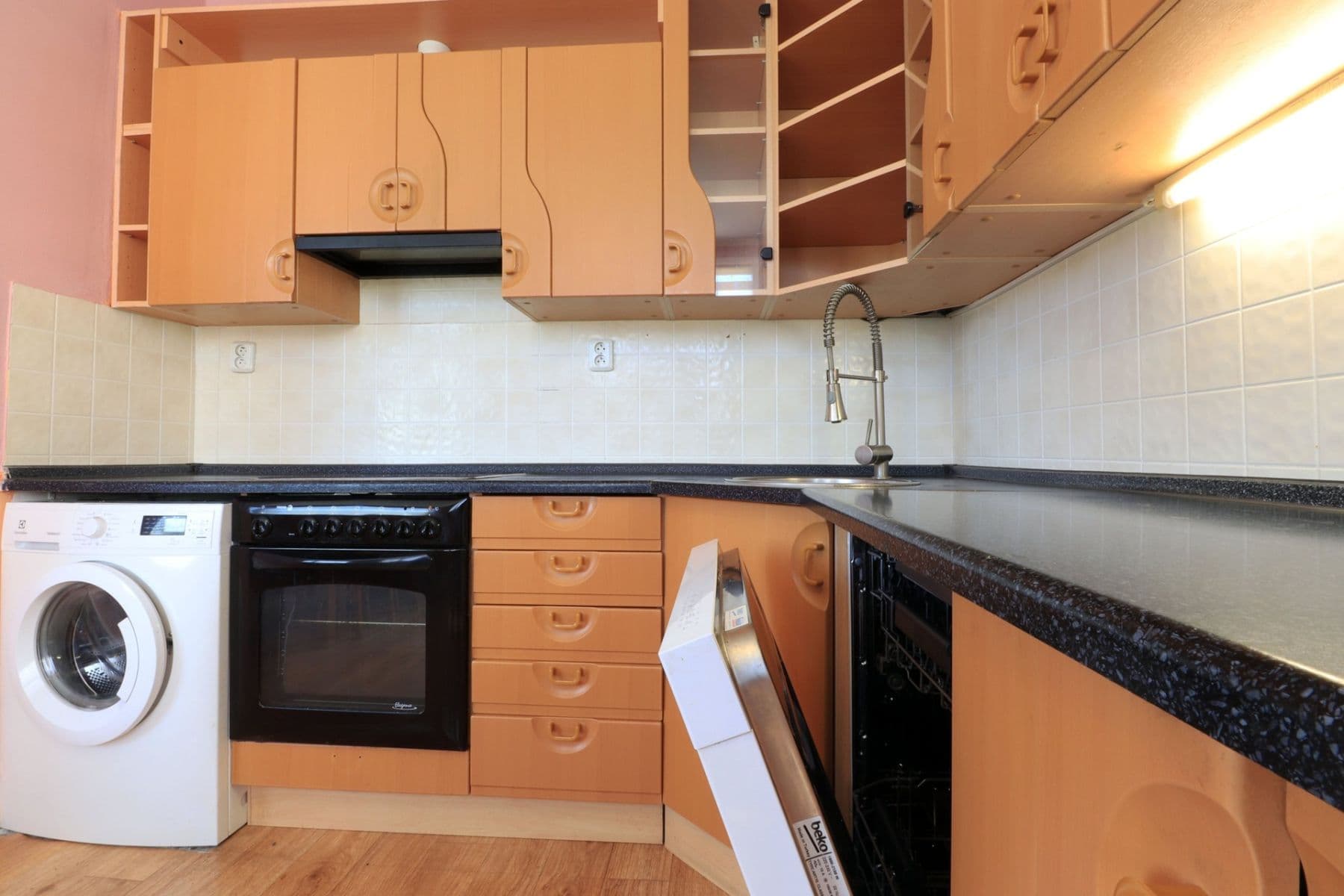 Prenájom bytu 3-izbový 68 m², Jerevanská, Kladno, Středočeský kraj Prenájom bytu 3-izbový 68 m², Jerevanská, Kladno, Středočeský kraj