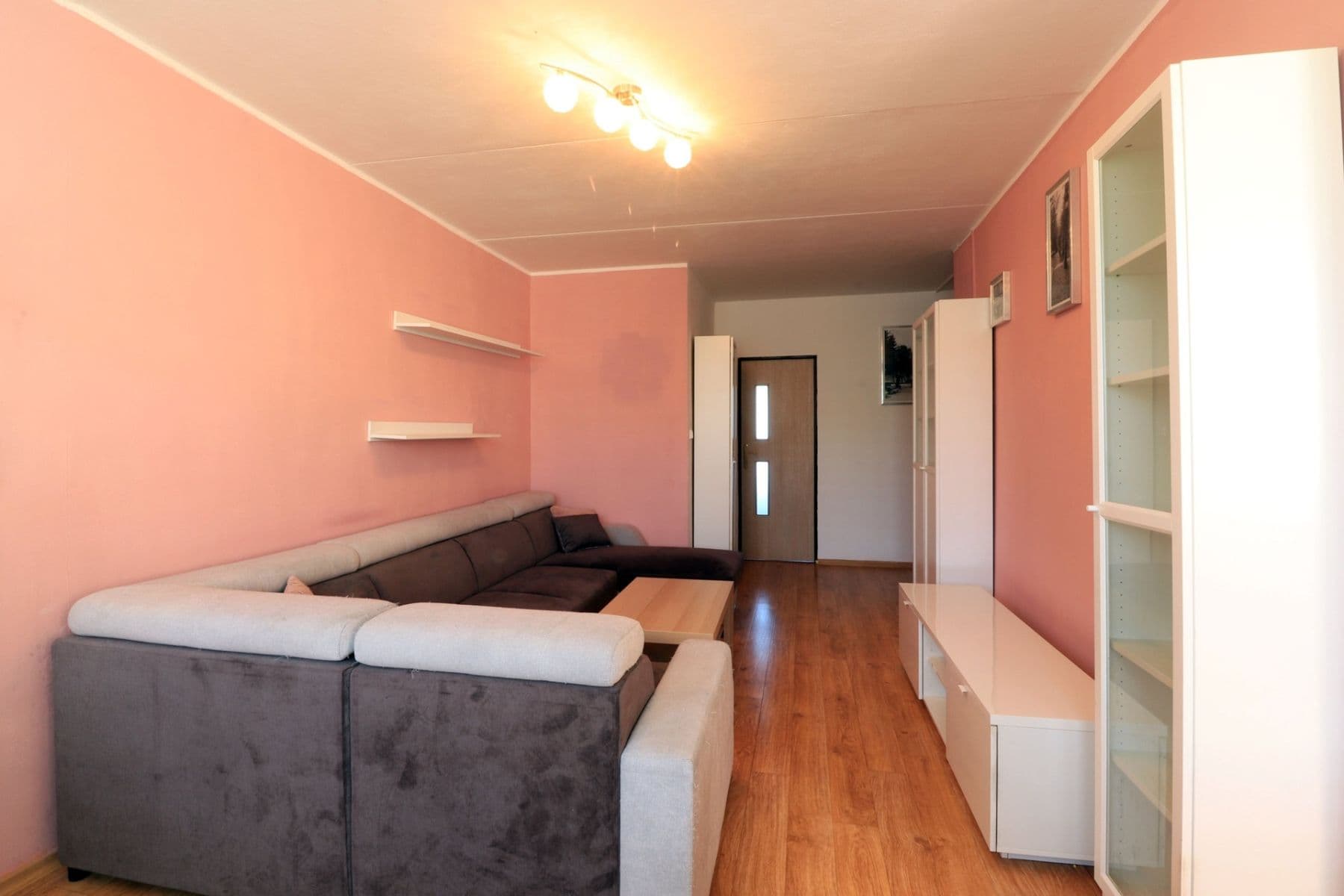 Prenájom bytu 3-izbový 68 m², Jerevanská, Kladno, Středočeský kraj Prenájom bytu 3-izbový 68 m², Jerevanská, Kladno, Středočeský kraj