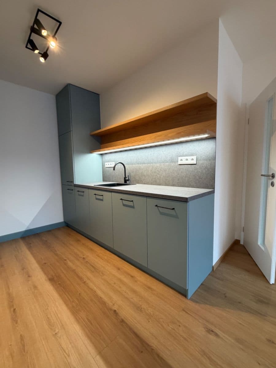 Prenájom bytu 2-izbový 58 m², Kladno, Středočeský kraj Prenájom bytu 2-izbový 58 m², Kladno, Středočeský kraj
