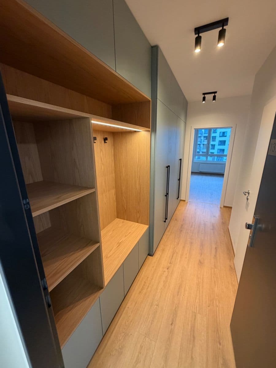 Prenájom bytu 2-izbový 58 m², Kladno, Středočeský kraj Prenájom bytu 2-izbový 58 m², Kladno, Středočeský kraj