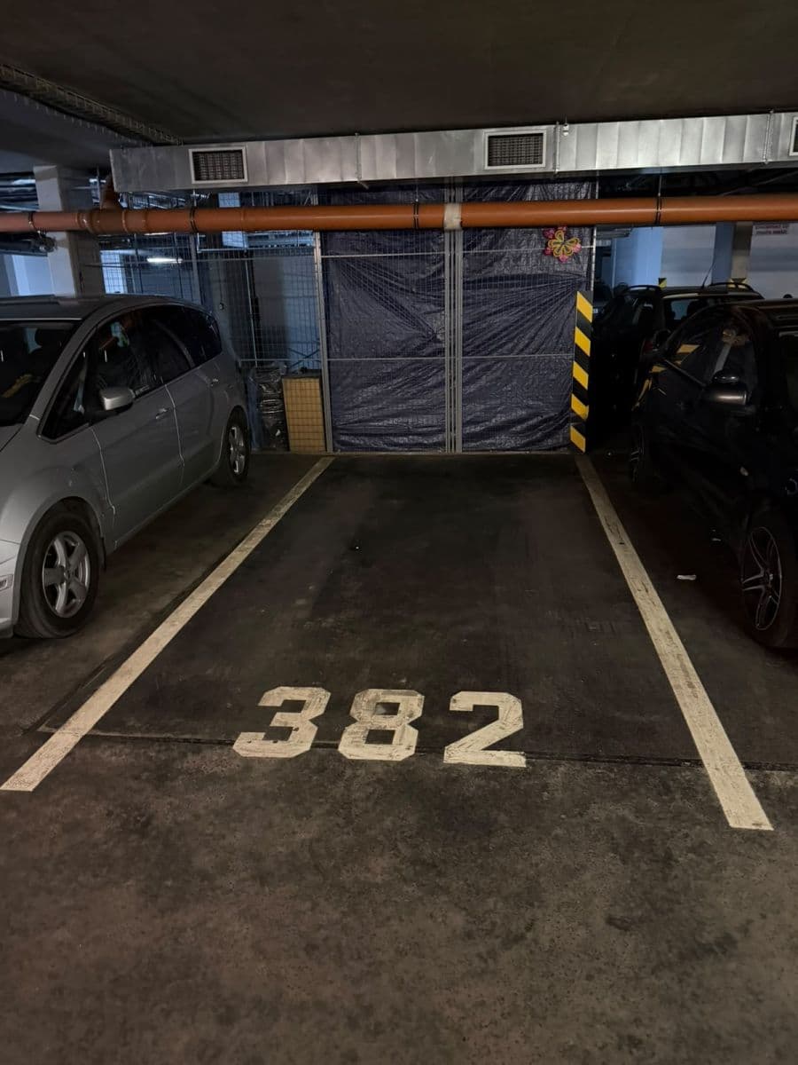 Prenájom garáže 13 m², Wassermannova, Praha, Praha Prenájom garáže 13 m², Wassermannova, Praha, Praha
