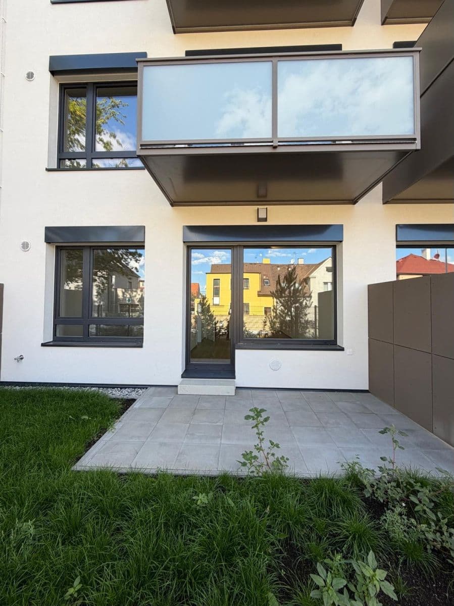 Prenájom bytu 2-izbový 48 m², Ke stadionu, Kladno, Středočeský kraj Prenájom bytu 2-izbový 48 m², Ke stadionu, Kladno, Středočeský kraj