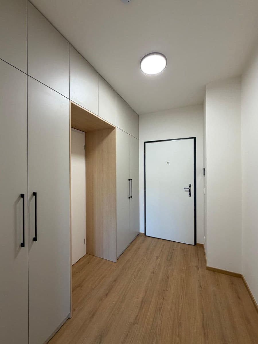 Prenájom bytu 2-izbový 48 m², Ke stadionu, Kladno, Středočeský kraj Prenájom bytu 2-izbový 48 m², Ke stadionu, Kladno, Středočeský kraj