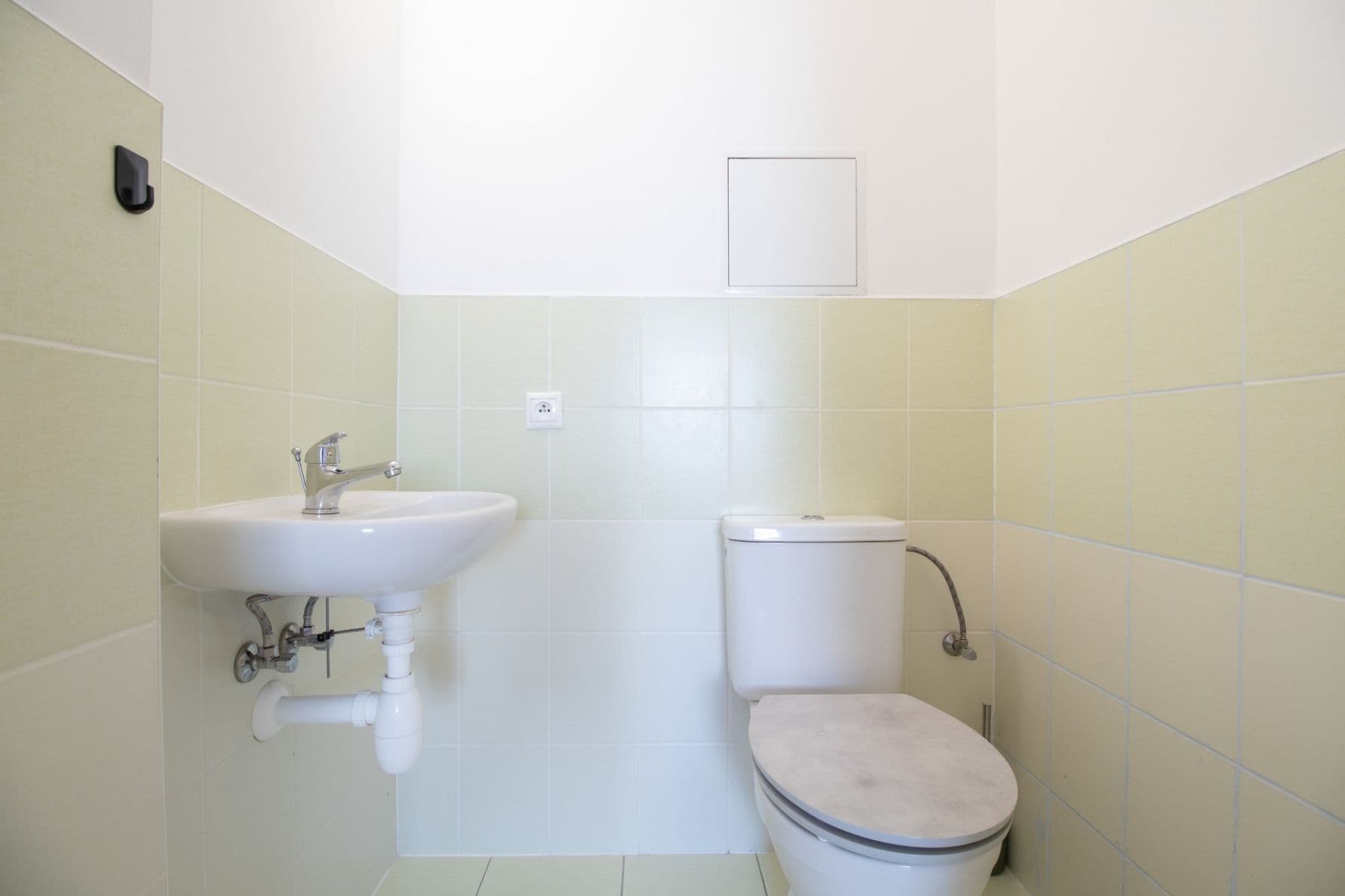 Prenájom bytu 2-izbový 53 m², Armádní, Milovice, Středočeský kraj Prenájom bytu 2-izbový 53 m², Armádní, Milovice, Středočeský kraj