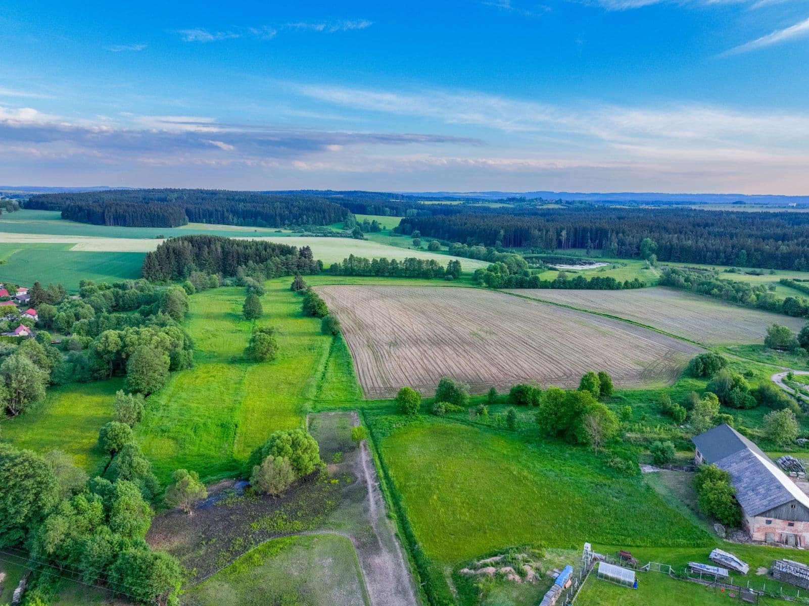 Predaj pozemku 1.425 m², Lhotka, Kraj Vysočina Predaj pozemku 1.425 m², Lhotka, Kraj Vysočina