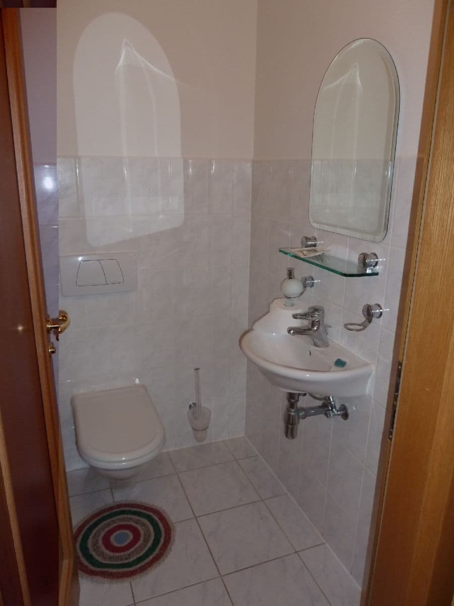 Prenájom bytu 4-izbový 125 m², Viniční, Brno, Jihomoravský kraj Prenájom bytu 4-izbový 125 m², Viniční, Brno, Jihomoravský kraj