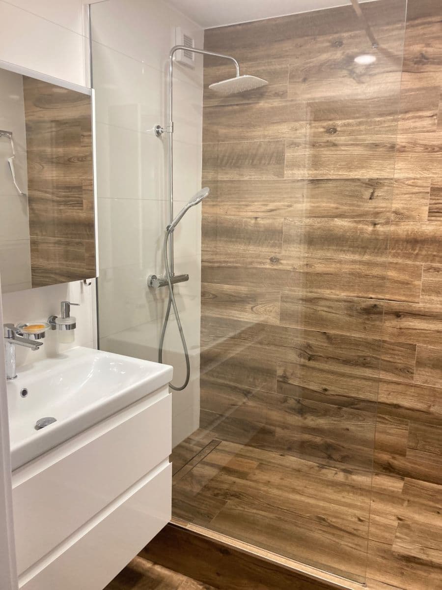 Predaj bytu 3-izbový 80 m², U Jezera, Praha, Praha Predaj bytu 3-izbový 80 m², U Jezera, Praha, Praha