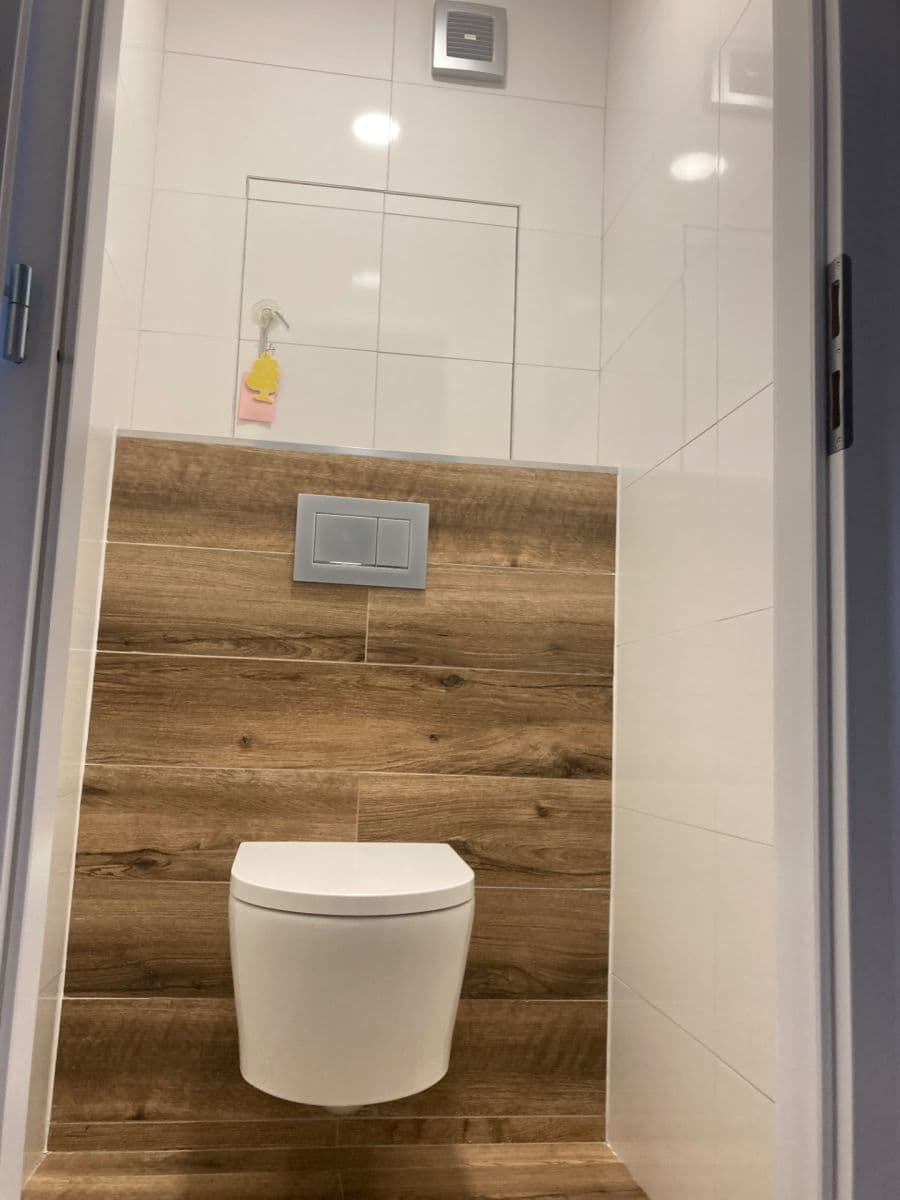 Predaj bytu 3-izbový 80 m², U Jezera, Praha, Praha Predaj bytu 3-izbový 80 m², U Jezera, Praha, Praha