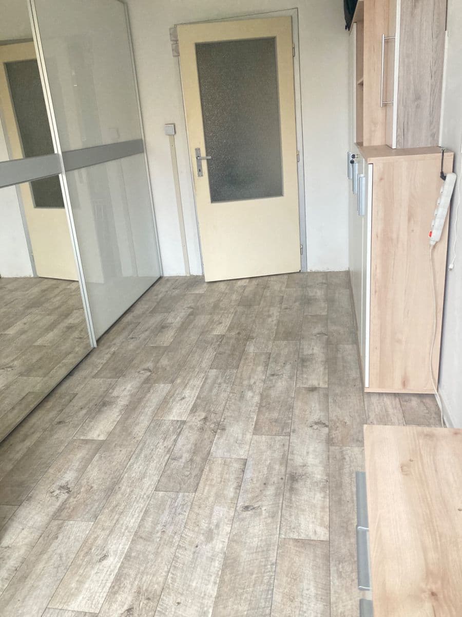 Predaj bytu 3-izbový 80 m², U Jezera, Praha, Praha Predaj bytu 3-izbový 80 m², U Jezera, Praha, Praha