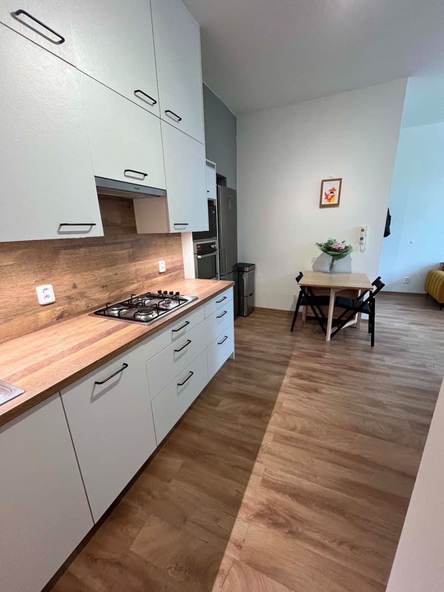 Predaj bytu 3-izbový 63 m², Dlouhá, Veverská Bítýška, Jihomoravský kraj Predaj bytu 3-izbový 63 m², Dlouhá, Veverská Bítýška, Jihomoravský kraj