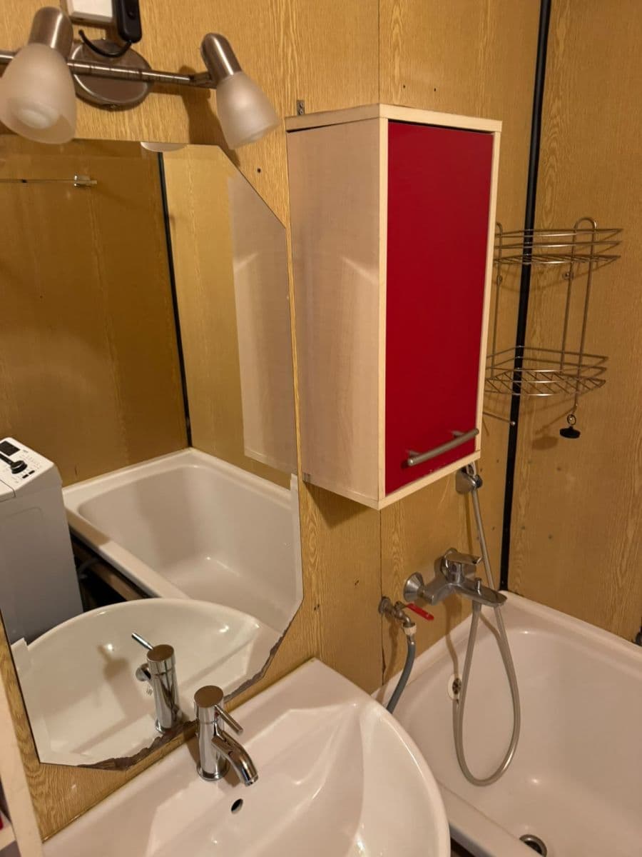 Predaj bytu 3-izbový 73 m², Kmochova, Hostivice, Středočeský kraj Predaj bytu 3-izbový 73 m², Kmochova, Hostivice, Středočeský kraj