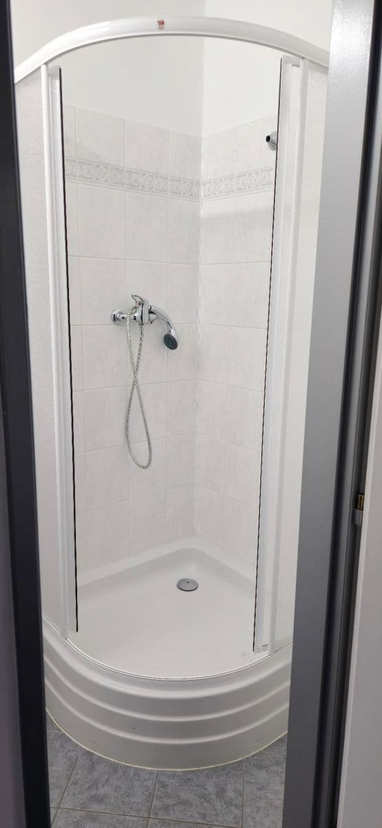 Prenájom kancelárie 92 m², Zdařilá, Praha, Praha Prenájom kancelárie 92 m², Zdařilá, Praha, Praha