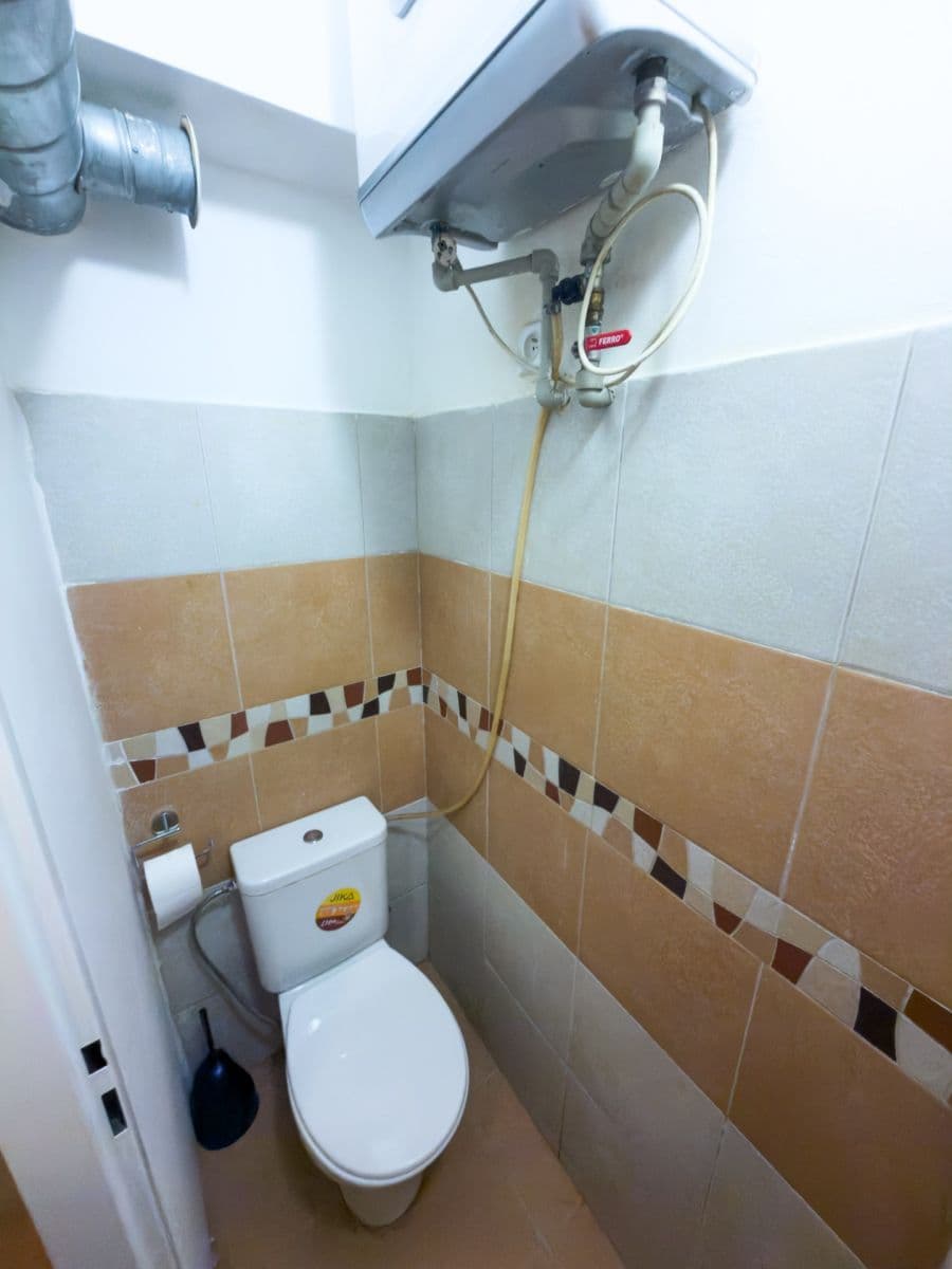 Predaj nebytového priestoru 94 m², Rubešova, Praha, Praha Predaj nebytového priestoru 94 m², Rubešova, Praha, Praha