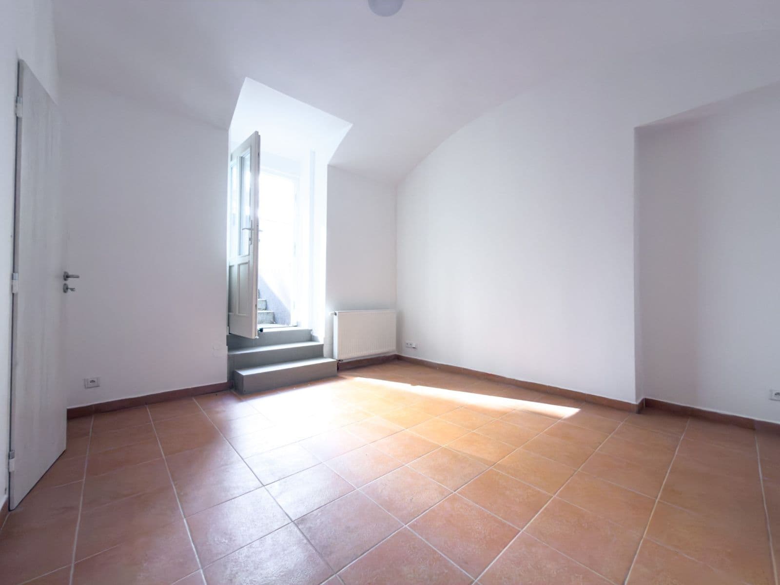 Predaj nebytového priestoru 94 m², Rubešova, Praha, Praha Predaj nebytového priestoru 94 m², Rubešova, Praha, Praha