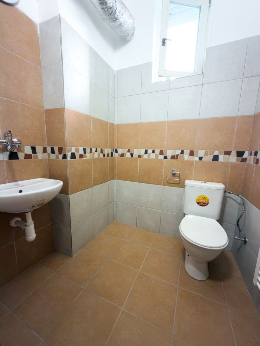 Predaj nebytového priestoru 94 m², Rubešova, Praha, Praha Predaj nebytového priestoru 94 m², Rubešova, Praha, Praha