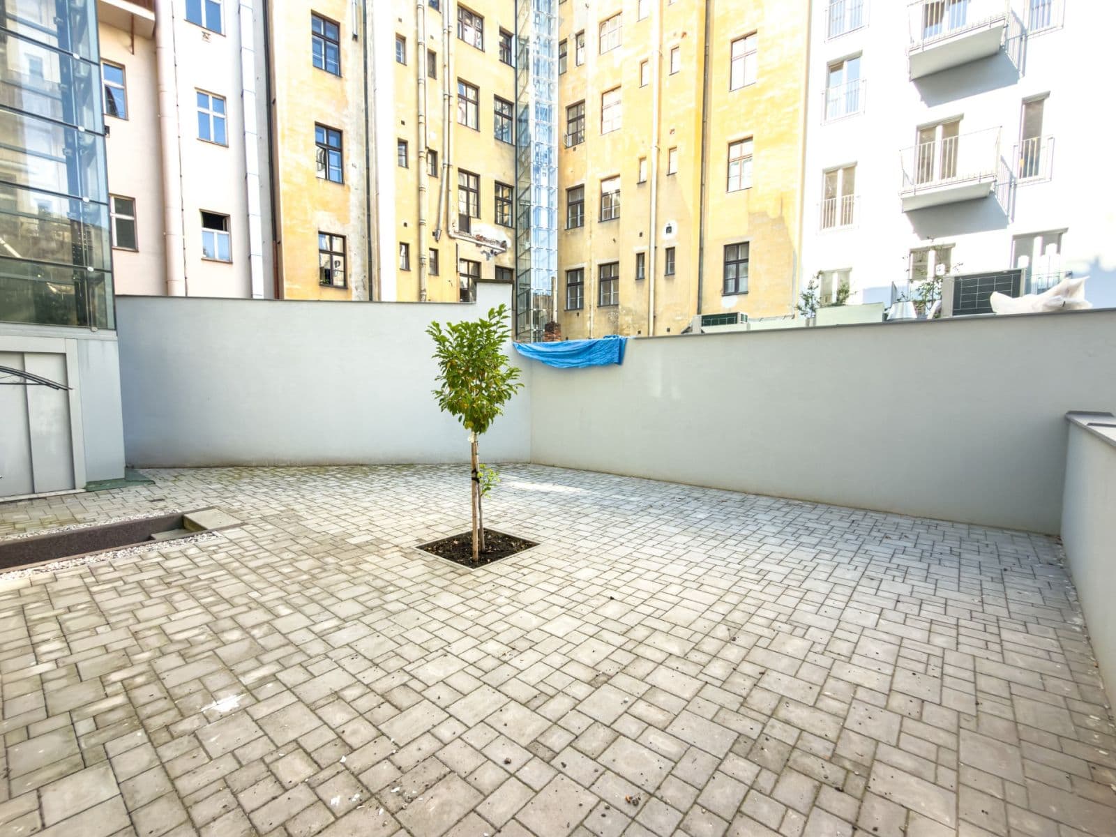 Predaj nebytového priestoru 94 m², Rubešova, Praha, Praha Predaj nebytového priestoru 94 m², Rubešova, Praha, Praha