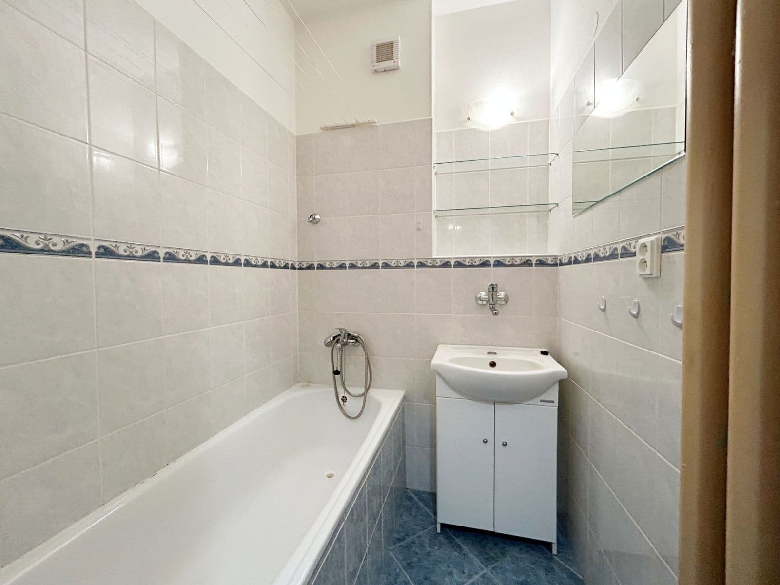 Prenájom bytu 2-izbový 41 m², Bratří Čapků, Příbram, Středočeský kraj Prenájom bytu 2-izbový 41 m², Bratří Čapků, Příbram, Středočeský kraj