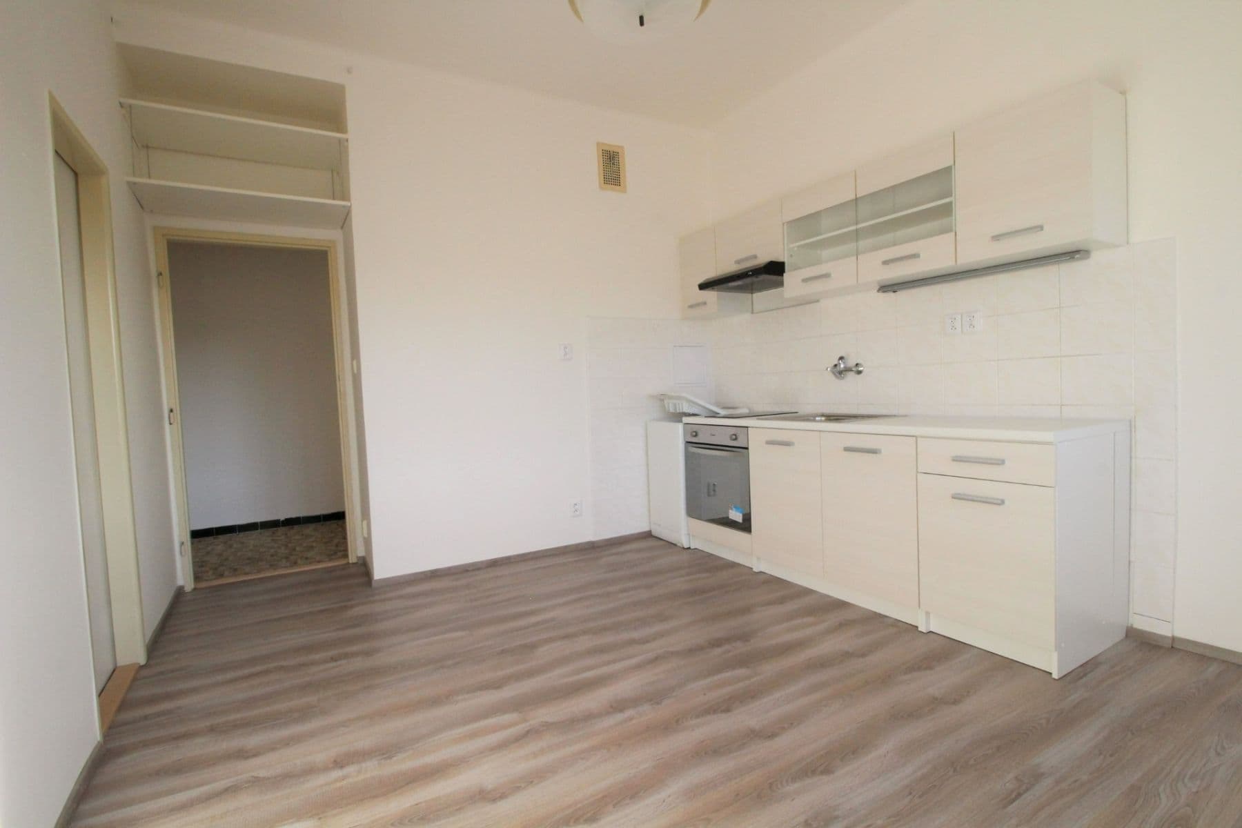Prenájom bytu 1-izbový 43 m², náměstí 14. října, Praha, Praha Prenájom bytu 1-izbový 43 m², náměstí 14. října, Praha, Praha