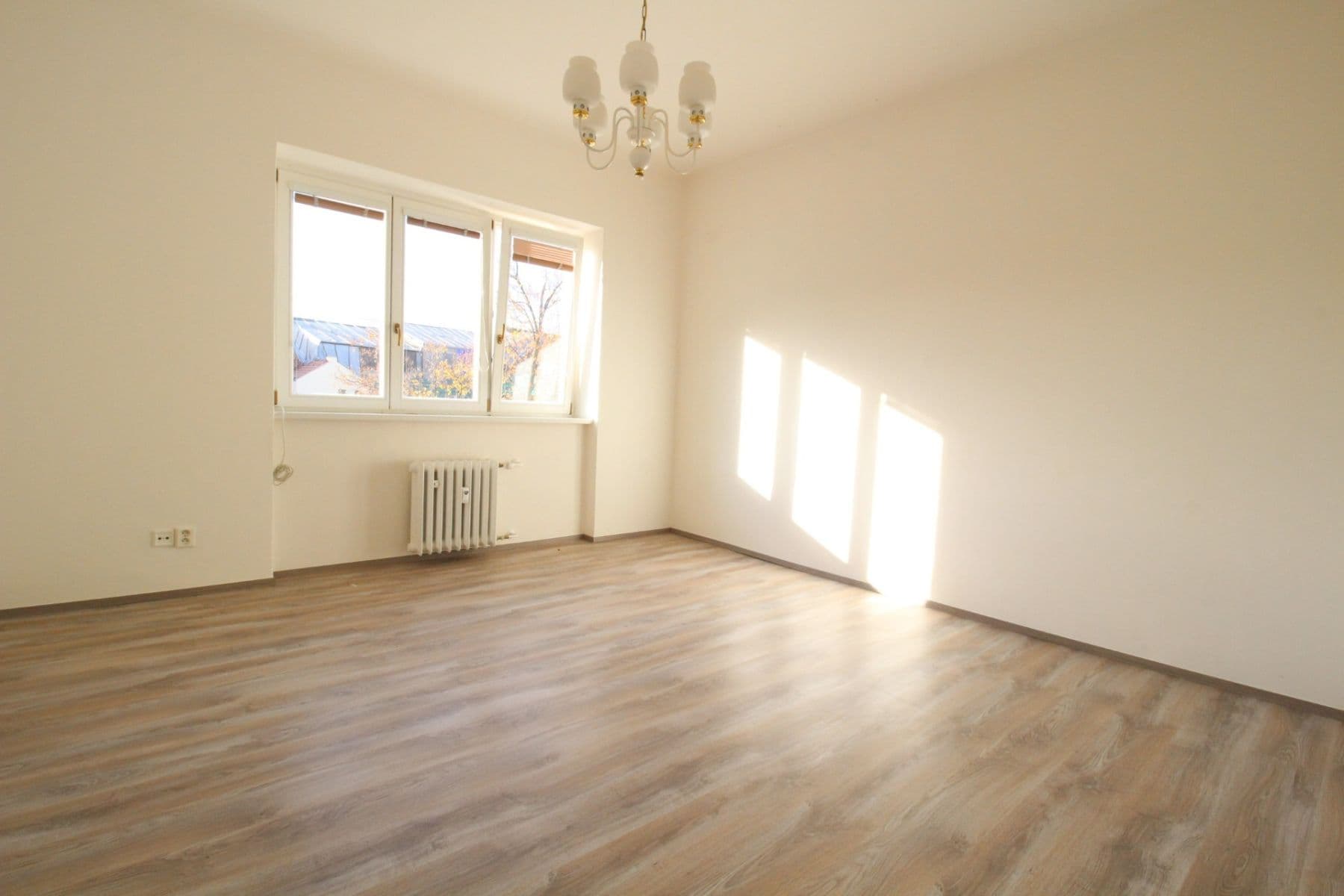Prenájom bytu 1-izbový 43 m², náměstí 14. října, Praha, Praha Prenájom bytu 1-izbový 43 m², náměstí 14. října, Praha, Praha