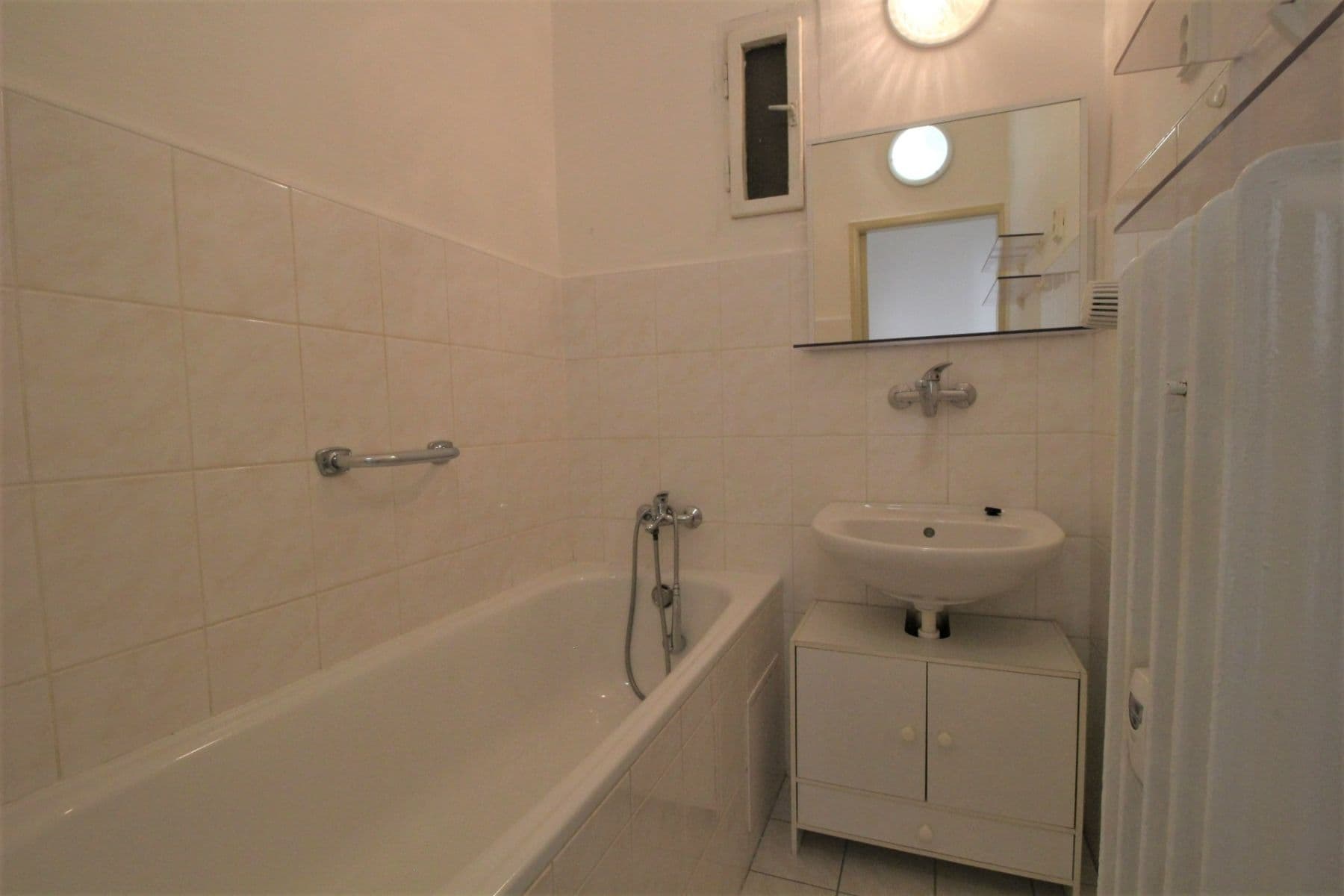 Prenájom bytu 1-izbový 43 m², náměstí 14. října, Praha, Praha Prenájom bytu 1-izbový 43 m², náměstí 14. října, Praha, Praha