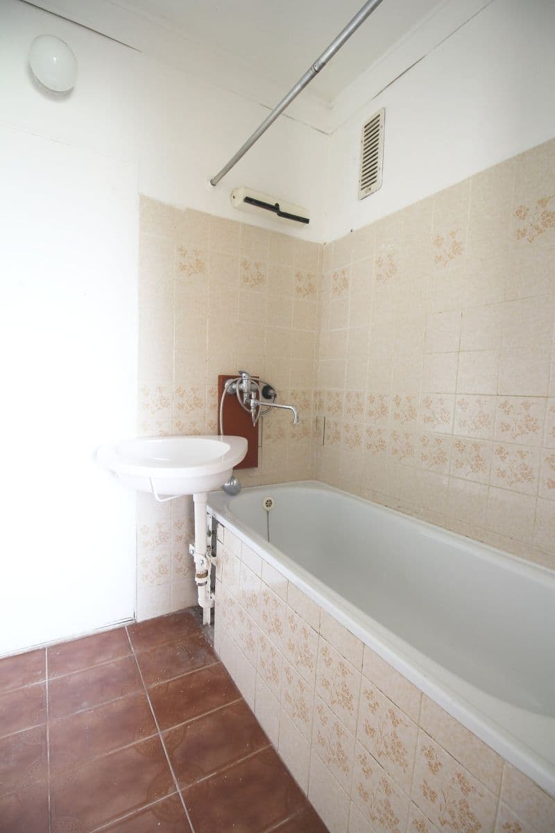 Prenájom bytu 3-izbový 58 m², Americká, Kladno, Středočeský kraj Prenájom bytu 3-izbový 58 m², Americká, Kladno, Středočeský kraj