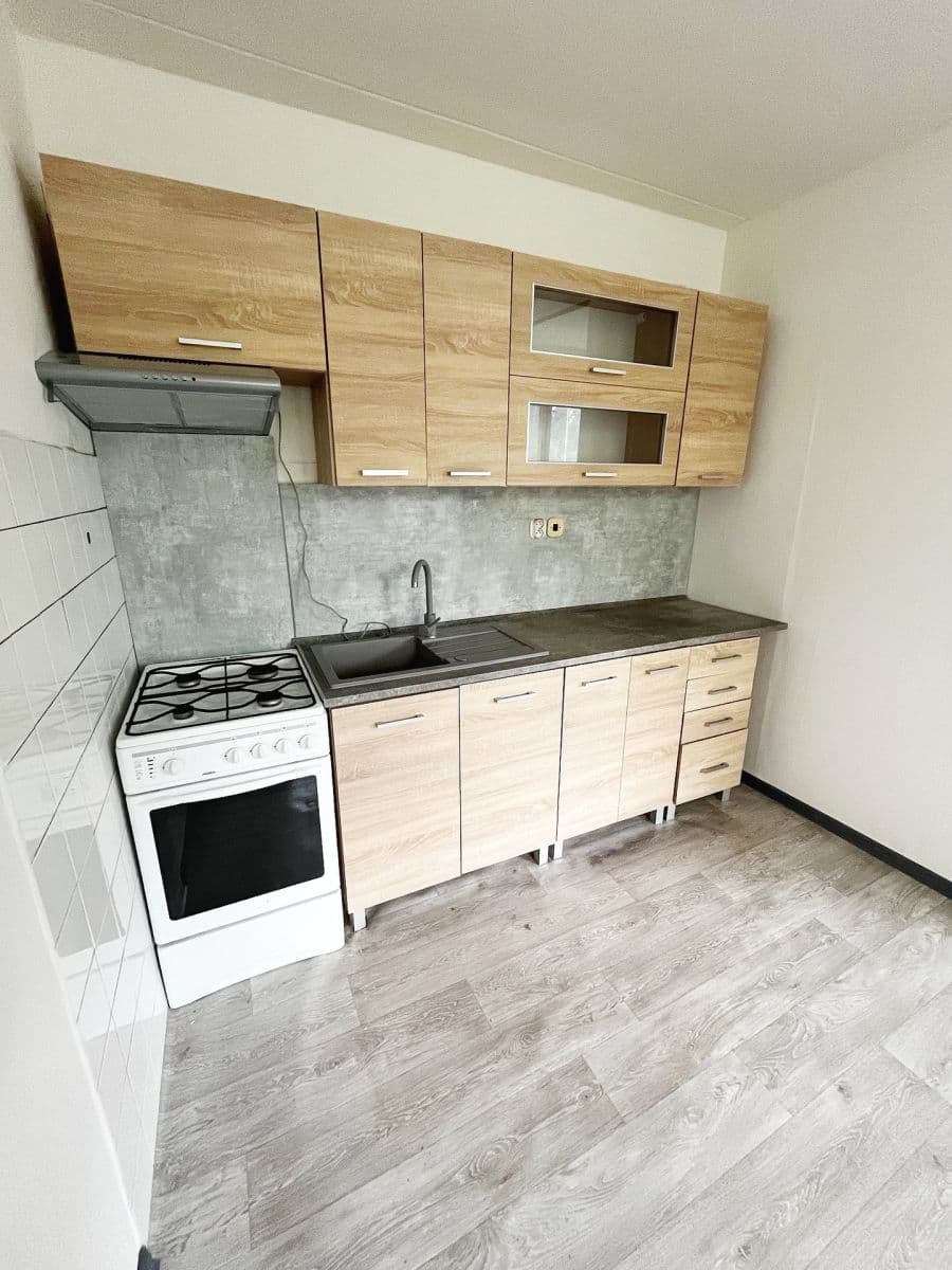 Prenájom bytu 3-izbový 58 m², Americká, Kladno, Středočeský kraj Prenájom bytu 3-izbový 58 m², Americká, Kladno, Středočeský kraj