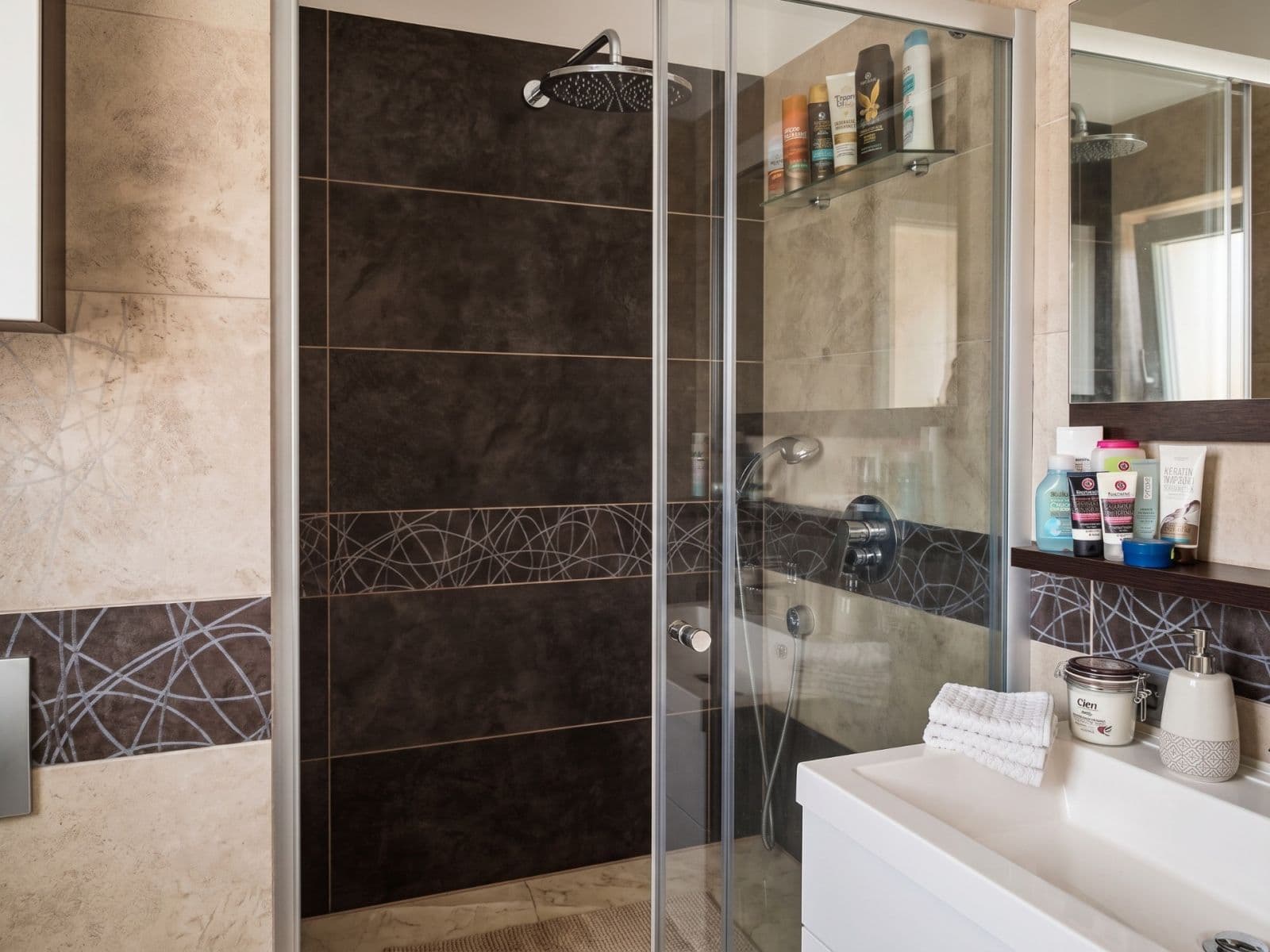 Predaj bytu 3-izbový 80 m², Slovenského národního povstání, Louny, Ústecký kraj Predaj bytu 3-izbový 80 m², Slovenského národního povstání, Louny, Ústecký kraj