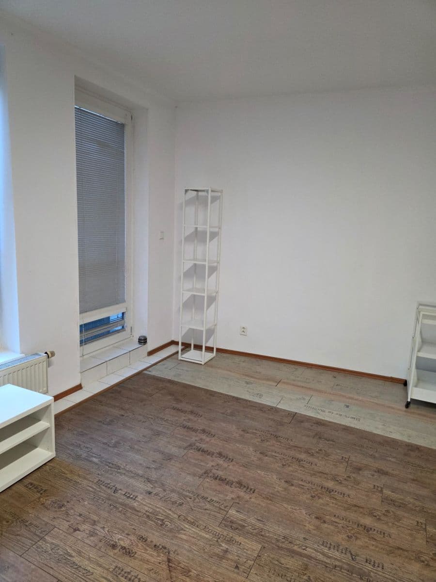 Prenájom bytu 1-izbový 34 m², Lásenická, Praha, Praha Prenájom bytu 1-izbový 34 m², Lásenická, Praha, Praha
