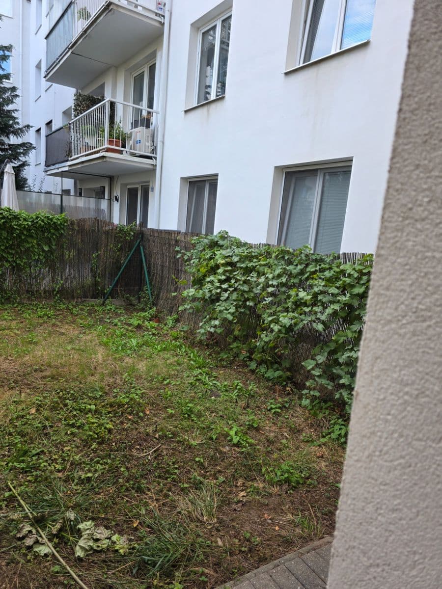 Prenájom bytu 1-izbový 34 m², Lásenická, Praha, Praha Prenájom bytu 1-izbový 34 m², Lásenická, Praha, Praha