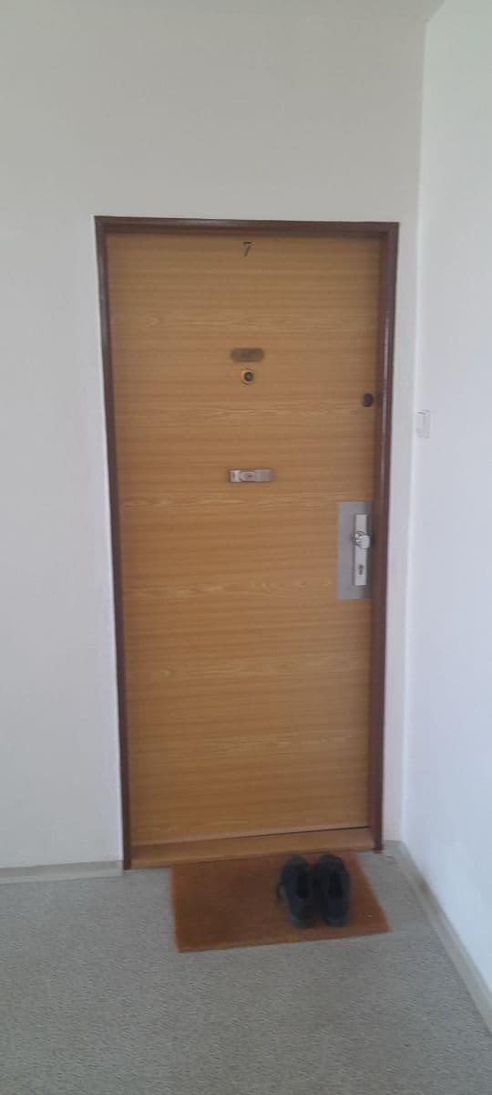 Prenájom bytu 3-izbový 78 m², Lumiérů, Praha, Praha Prenájom bytu 3-izbový 78 m², Lumiérů, Praha, Praha