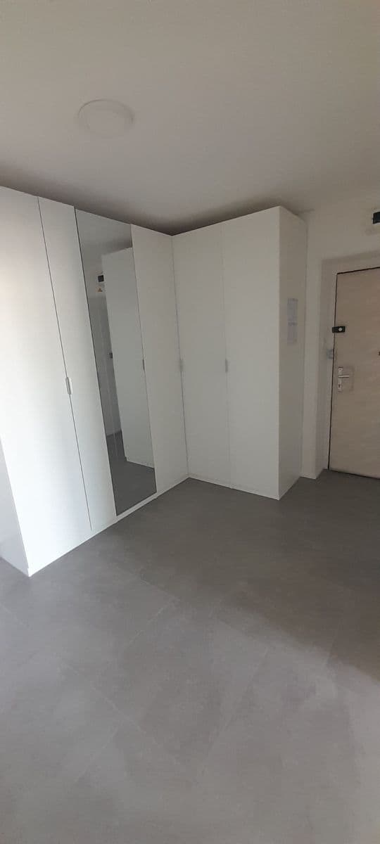 Prenájom bytu 3-izbový 78 m², Lumiérů, Praha, Praha Prenájom bytu 3-izbový 78 m², Lumiérů, Praha, Praha