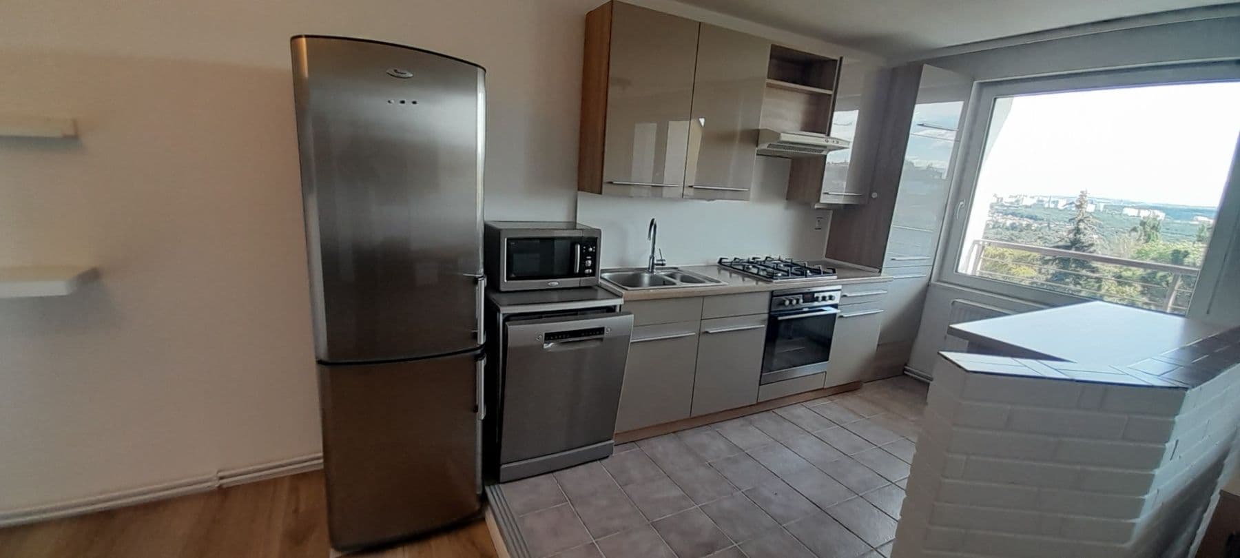 Prenájom bytu 3-izbový 78 m², Lumiérů, Praha, Praha Prenájom bytu 3-izbový 78 m², Lumiérů, Praha, Praha