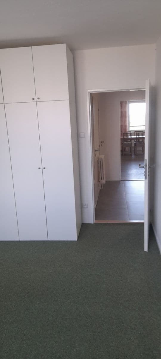 Prenájom bytu 3-izbový 78 m², Lumiérů, Praha, Praha Prenájom bytu 3-izbový 78 m², Lumiérů, Praha, Praha