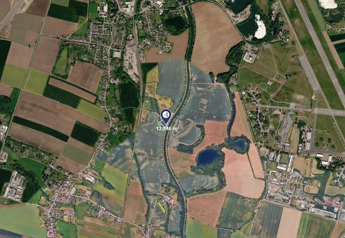 Predaj pozemku 3.359 m², Hradec Králové, Královéhradecký kraj Predaj pozemku 3.359 m², Hradec Králové, Královéhradecký kraj