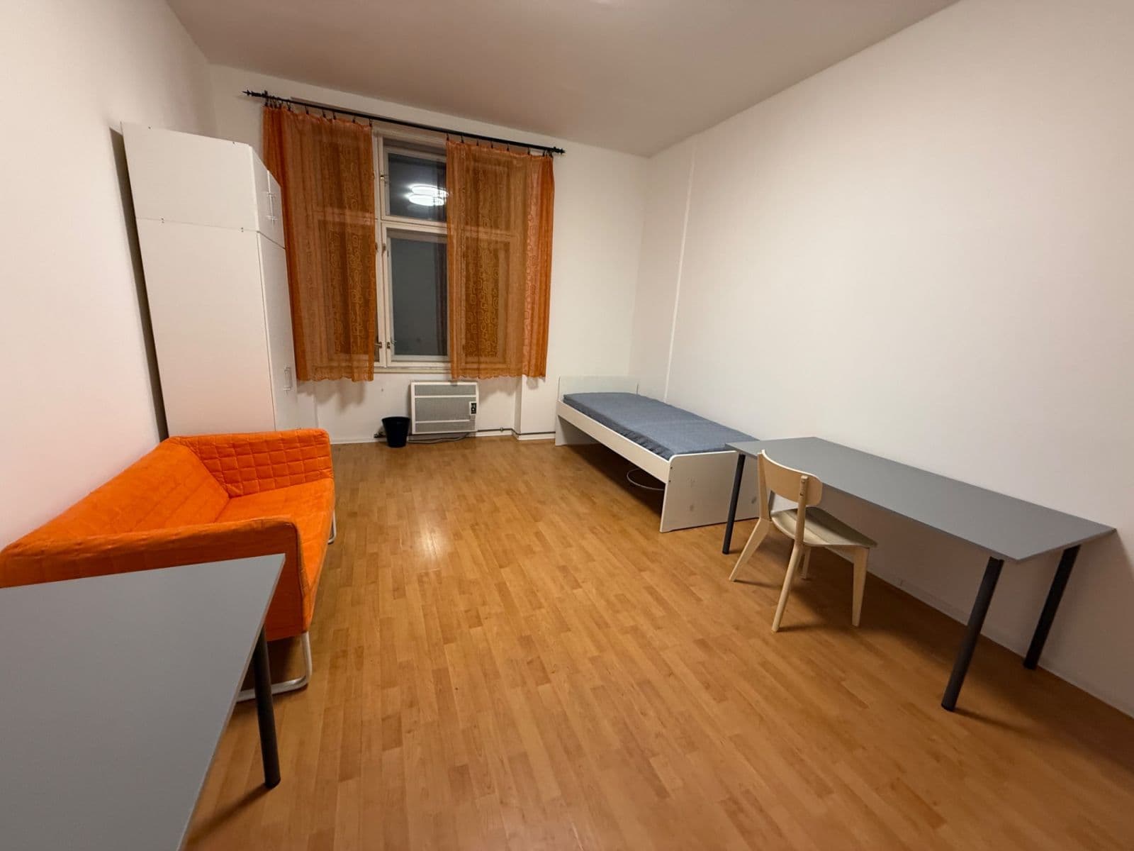 Prenájom bytu 1-izbový 20 m², Sokolovská, Praha, Praha Prenájom bytu 1-izbový 20 m², Sokolovská, Praha, Praha