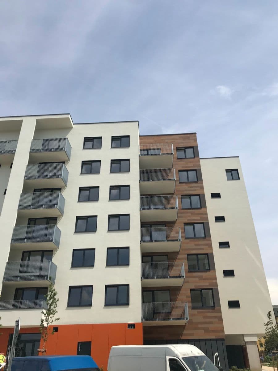 Prenájom bytu 4-izbový 110 m², Hugo Haase, Praha, Praha Prenájom bytu 4-izbový 110 m², Hugo Haase, Praha, Praha