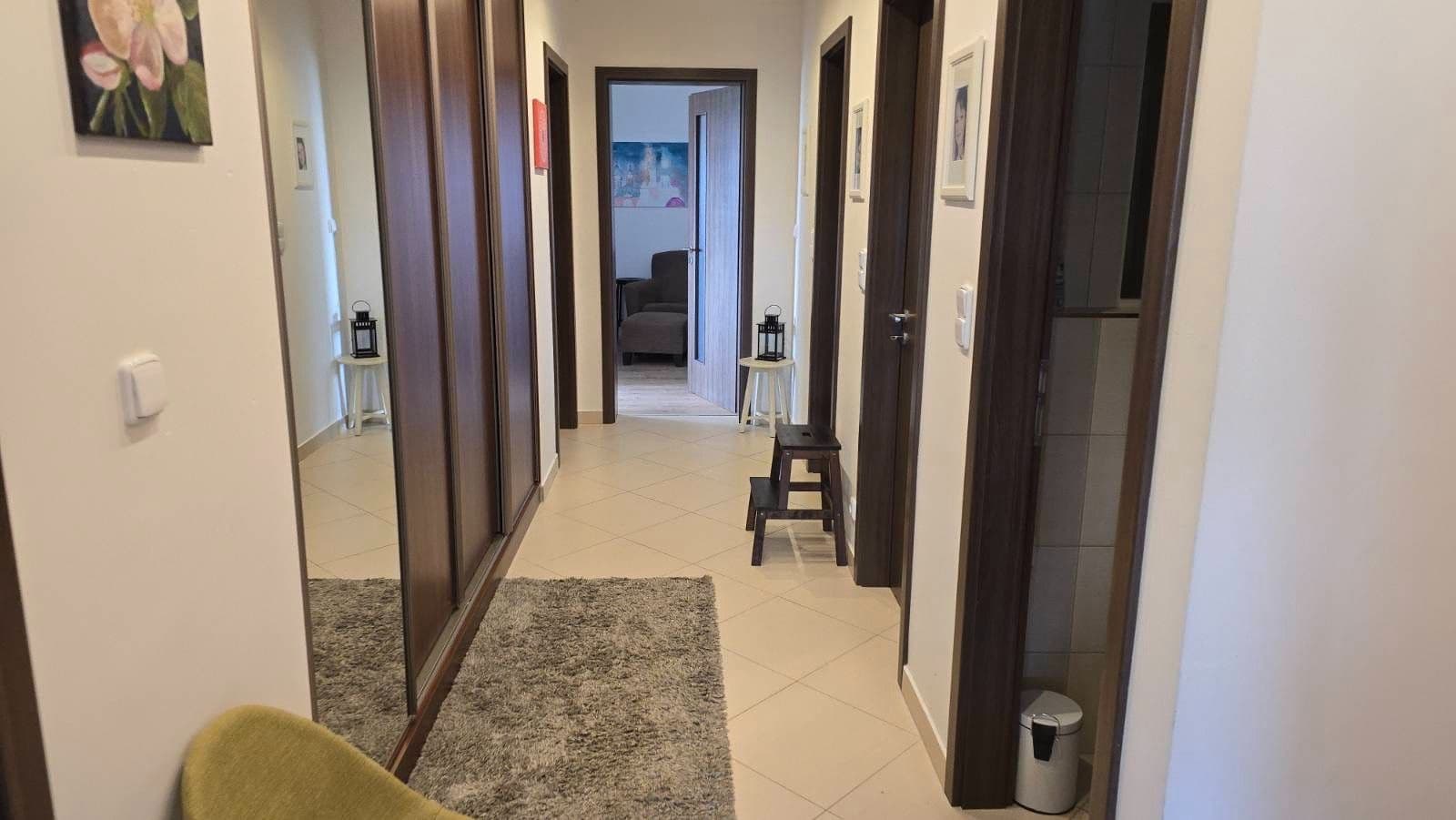 Prenájom bytu 4-izbový 110 m², Hugo Haase, Praha, Praha Prenájom bytu 4-izbový 110 m², Hugo Haase, Praha, Praha