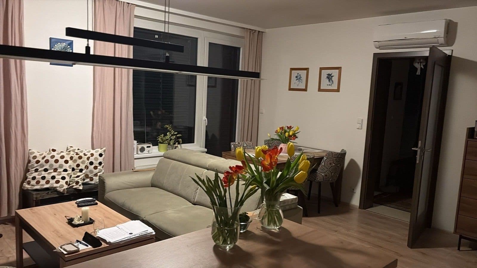 Prenájom bytu 4-izbový 110 m², Hugo Haase, Praha, Praha Prenájom bytu 4-izbový 110 m², Hugo Haase, Praha, Praha