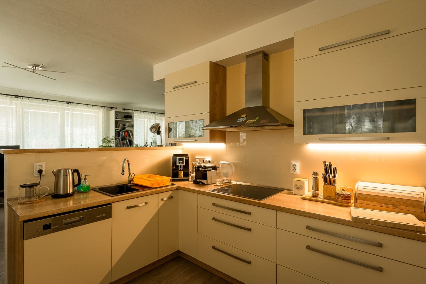 Predaj bytu 3-izbový 97 m², Mikuláše z Husi, České Budějovice, Jihočeský kraj Predaj bytu 3-izbový 97 m², Mikuláše z Husi, České Budějovice, Jihočeský kraj