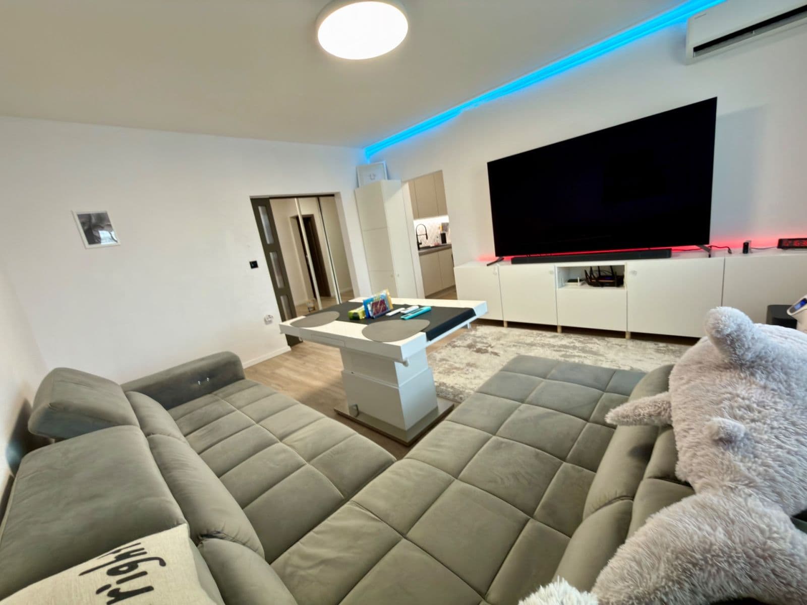 Predaj bytu 3-izbový 70 m², Eisnerova, Devínska Nová Ves, Bratislavský kraj Predaj bytu 3-izbový 70 m², Eisnerova, Devínska Nová Ves, Bratislavský kraj