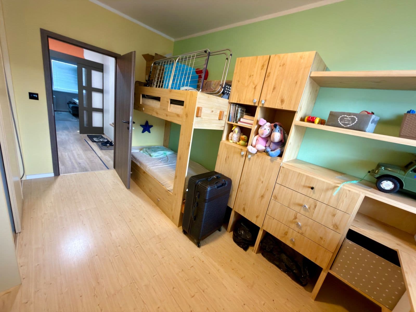 Predaj bytu 3-izbový 70 m², Eisnerova, Devínska Nová Ves, Bratislavský kraj Predaj bytu 3-izbový 70 m², Eisnerova, Devínska Nová Ves, Bratislavský kraj