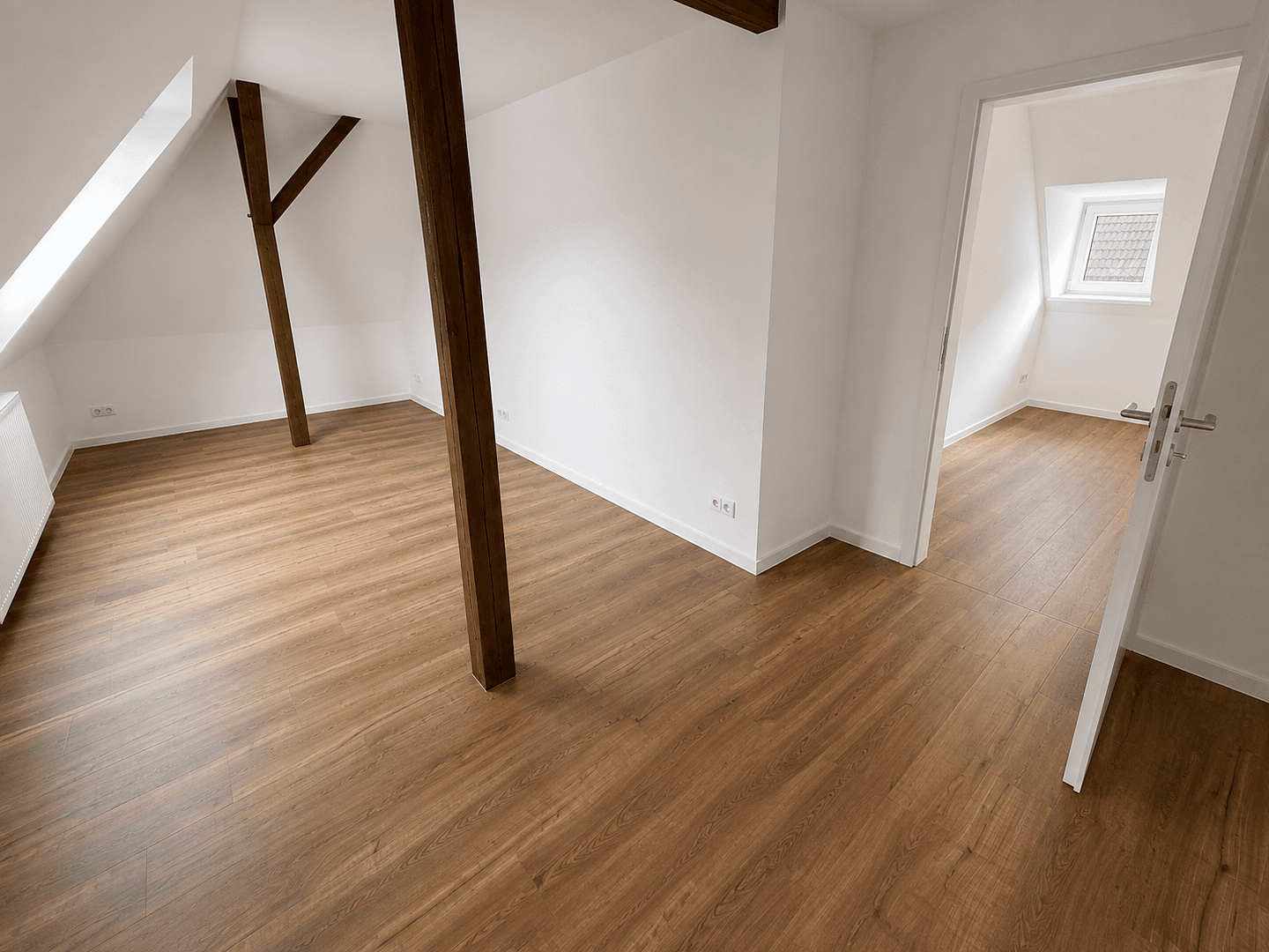 Prenájom bytu 4-izbový 110 m², Glauchau, Sasko Prenájom bytu 4-izbový 110 m², Glauchau, Sasko