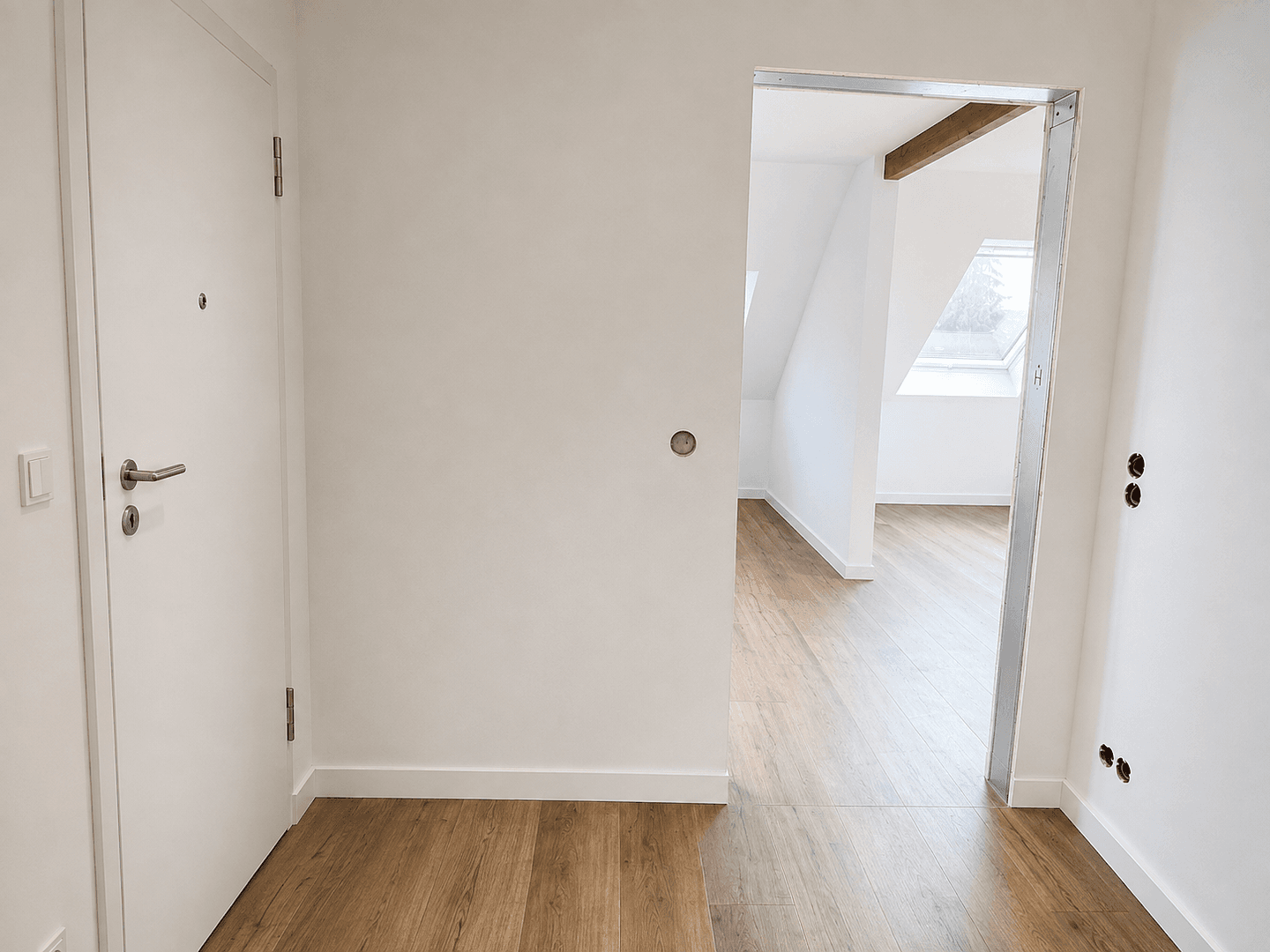 Prenájom bytu 4-izbový 110 m², Glauchau, Sasko Prenájom bytu 4-izbový 110 m², Glauchau, Sasko